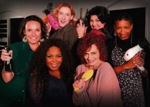 Maak gereed vir teaterproduksie met vlymskerp humor