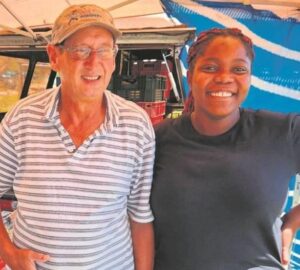 Kragga Kamma Farm Stall supports clean-up initiative