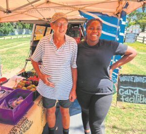 Kragga Kamma Farm Stall supports clean-up initiative