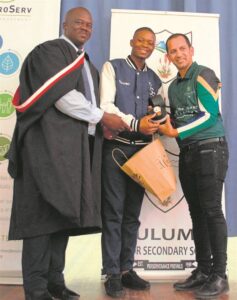 Vulumzi SSS honours outstanding learners, educators