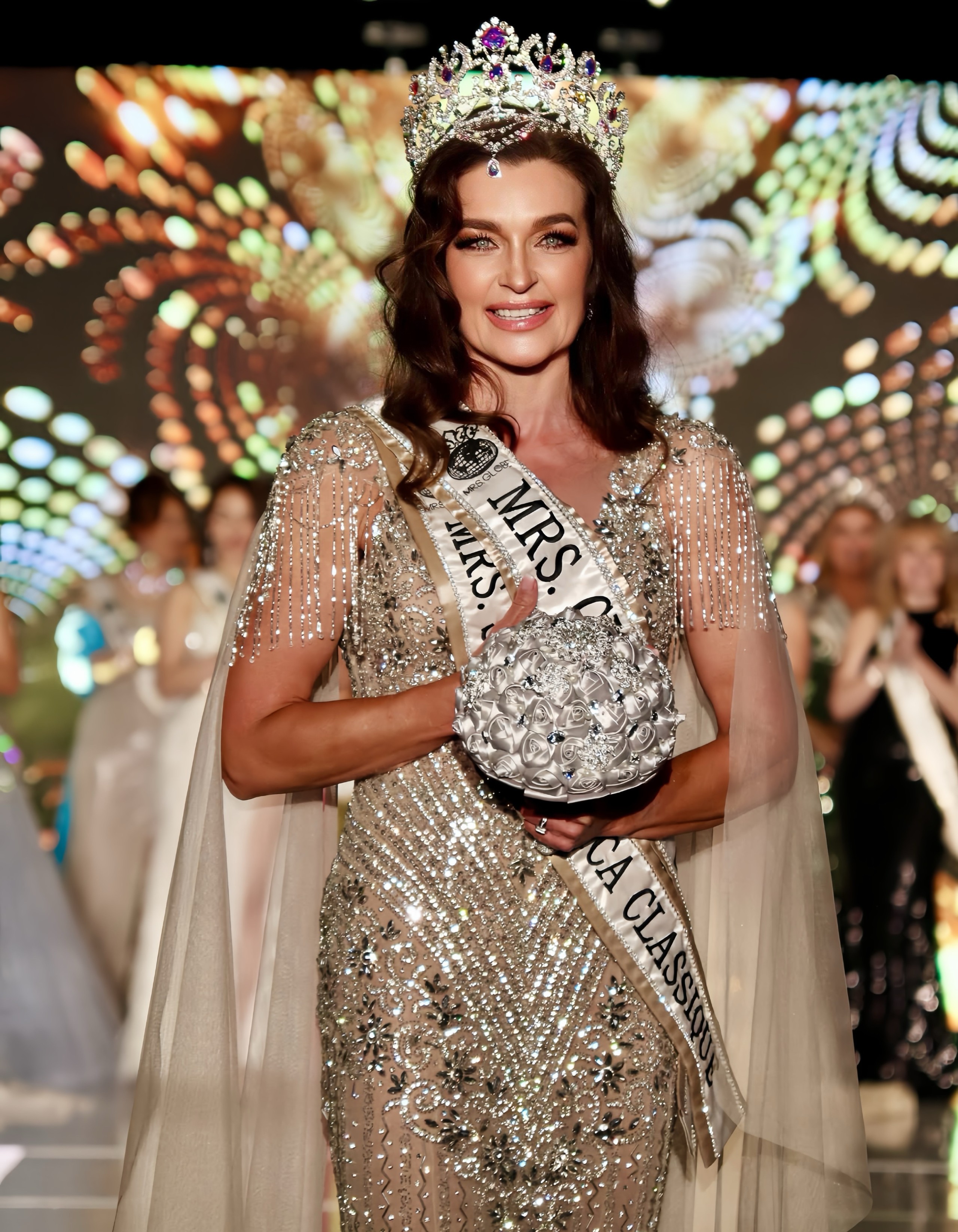 South African pageant veteran Marelize Steyn Earle has captured the prestigious 2025 Mrs Globe Classique crown