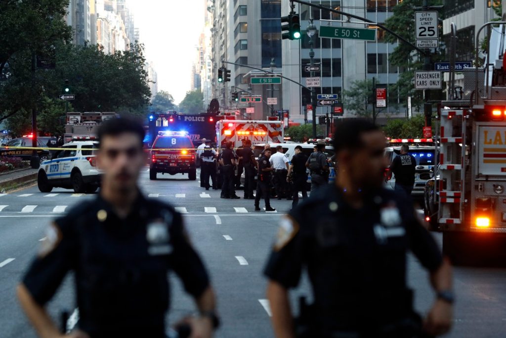 Four killed in Manhatten shooting.