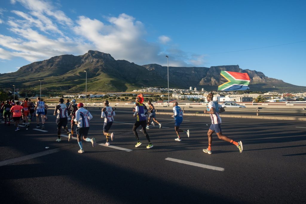 The Sanlam Cape Town Marathon has once again sold out all 24 000 marathon entries for 2025, marking an unprecedented third consecutive year of complete sellouts.