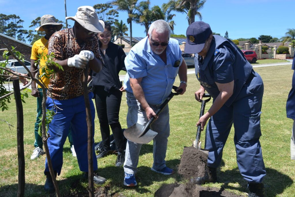 Ward 8 Councillor Gustav Rautenbach (centre) hosted a tree-planting ceremony on Friday 21 November. 