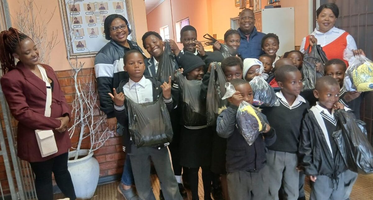 Community members treat learners to early Christmas