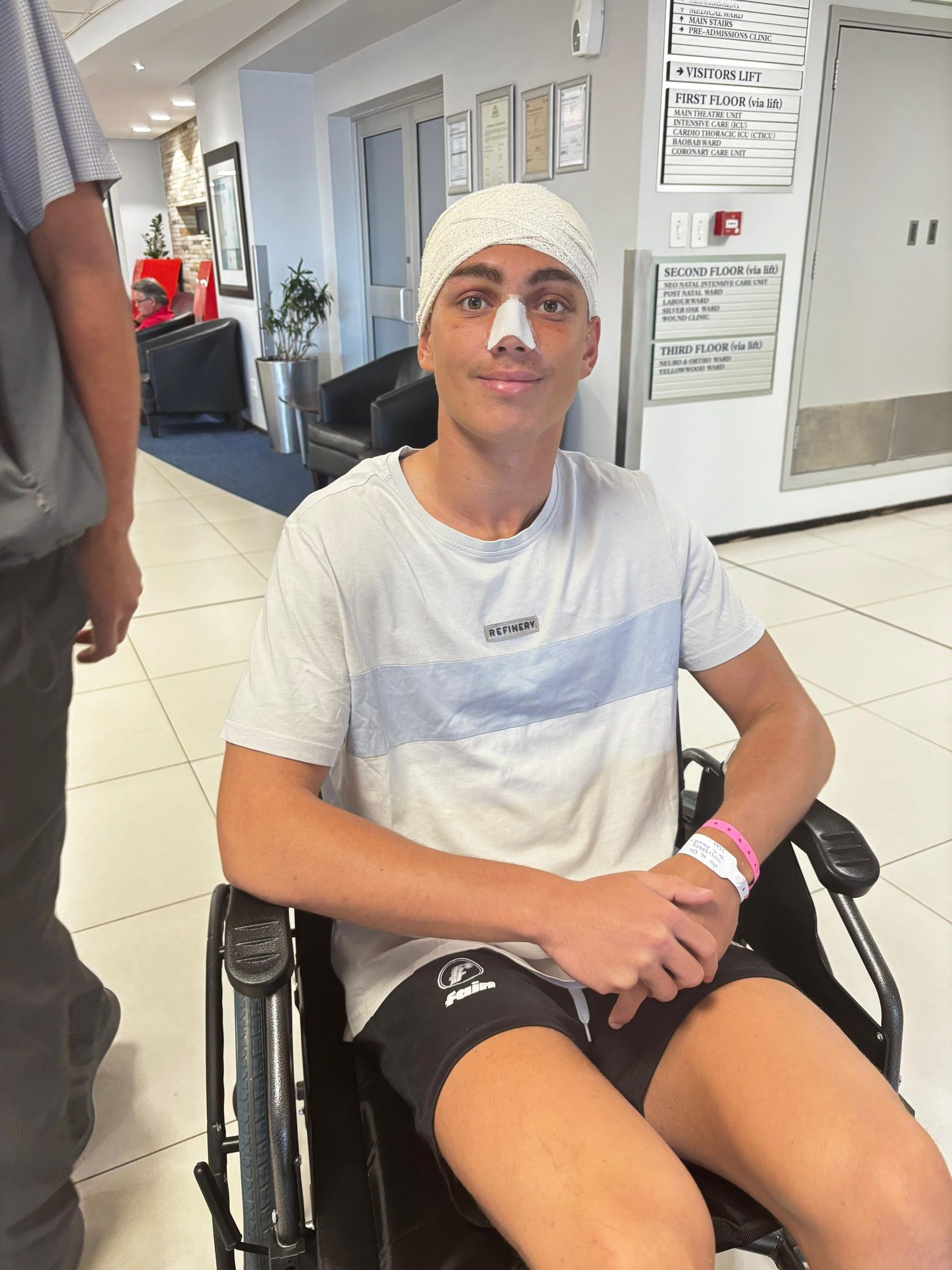 Following a serious rugby injury during a match against Hoërskool Outeniqua in George on 18 April, Matthew Els, a learner at Pearson High School in Gqeberha, is finally home with his family.