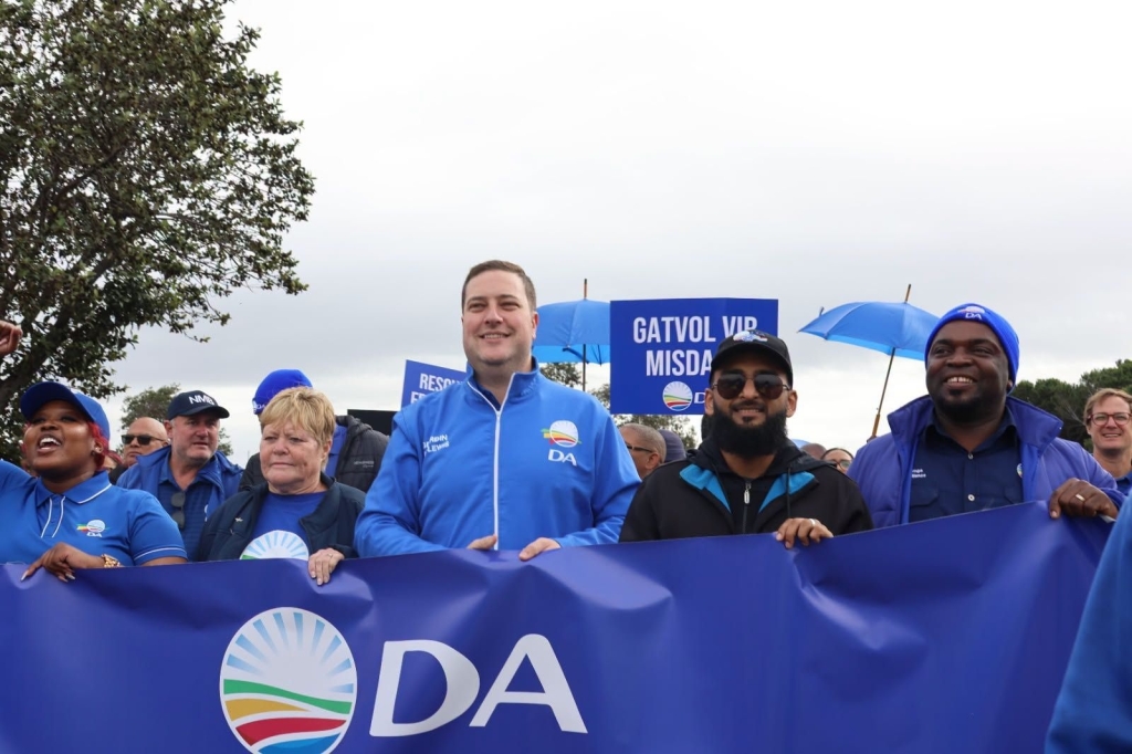 Democratic Alliance (DA) leader Geordin Hill-Lewis (centre) led an anti-crime march in Nelson Mandela Bay today.
