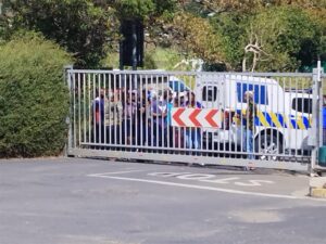 Imizamo Yethu protests halt services, Hout Bay officials in talks to find solution to waste works recruitments