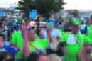 Minstrel club roars through the streets of Cape Town once again