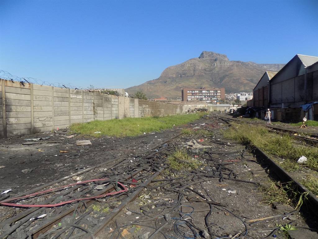 Cable theft, Geordin Hill-Lewis, Prasa 