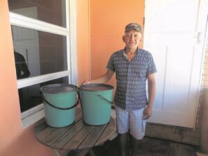 Couple feeds the hungry from home