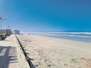 Blue flags awarded to eight Cape Town beaches