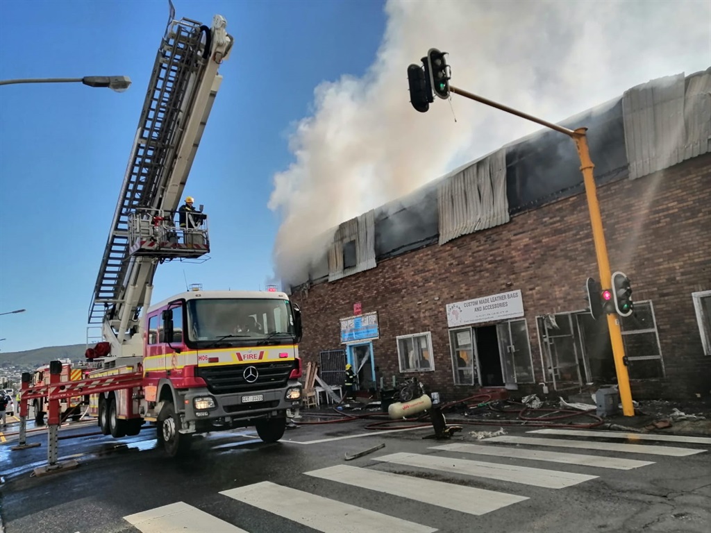 Firefighters managed to contained the blaze.