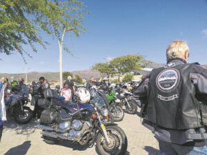 Bikers in Cape Town join forces to ride over Ou Kaapse Weg in aid of animal welfare