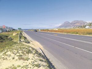 ‘Pedestrians have nowhere to walk’: Speeding cars at busy Express Way in Glencairn puts lives at risk
