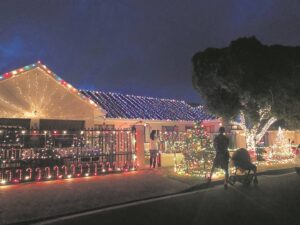 ‘Hoping for a miracle’: Fish Hoek rallies to reunite Christmas lights family