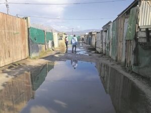 Roads, homes flooded in Overcome Heights