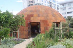 Educational mass timber dome in Green Point Park opens to celebrate Khoisan culture