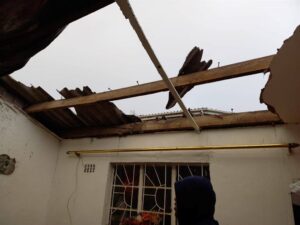 Tornado rumours questionable: Strong winds cause roof damage in Hanover Park