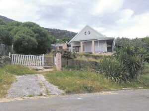 Dilapidated False Bay house has been a problem for years, calls for City of Cape Town to find solutions