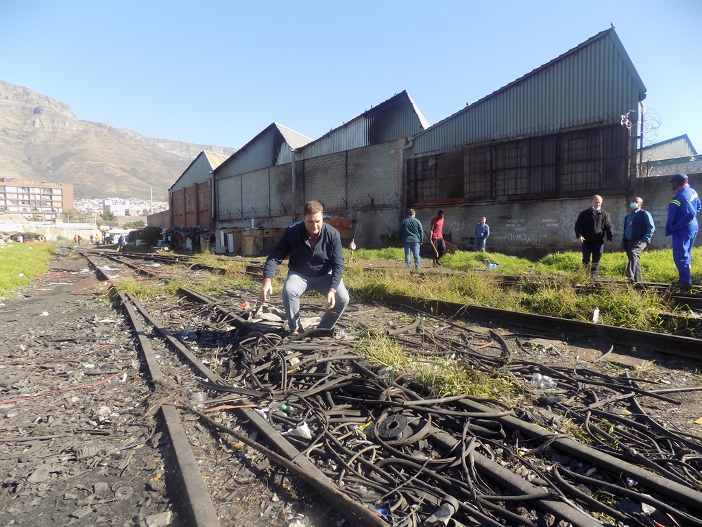 Prasa, Cable theft 