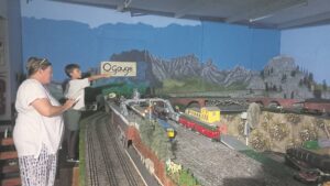 Young and old fascinated by small-scale train tracks, steam engines at Rondebosch exhibition