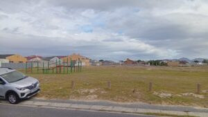 Coniston Park residents oppose high school development amid zoning dispute and traffic concerns