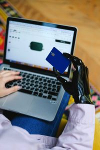 Expert warns: Stay safe when shopping online this Black Friday