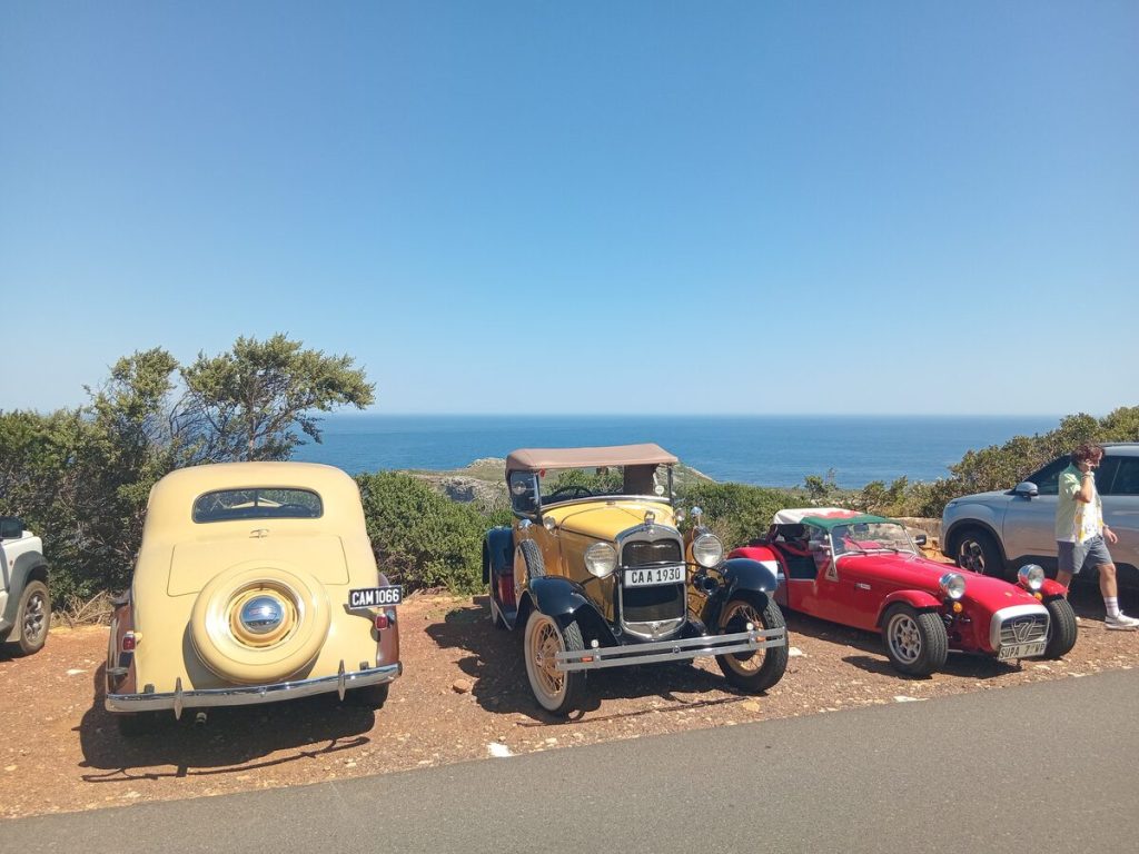 The Crankhandle Club met the adventurers in Constantia and accompanied them on the road through Cape Town.