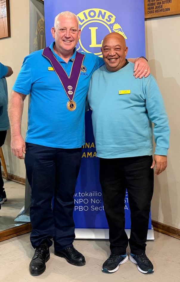 Club president Charlie Flanagan (left) and Selfless Service Award recipient Mark Rossouw at the Lions Club of Tokai's final general business meeting on Tuesday 2 June.