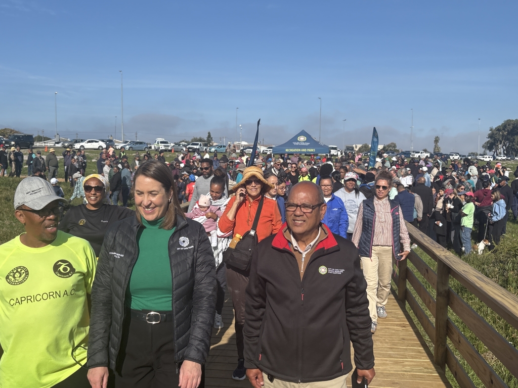 Local residents enjoyed a walk at the park with City of Cape Town officials after the ribbon was cut.