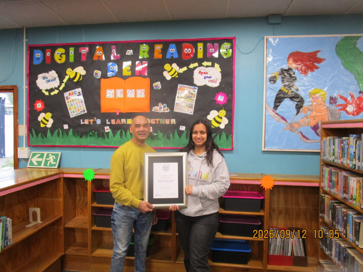 Mogamat Hendricks and Hayley Daniels with their award. PHOTO: SUPPLIED