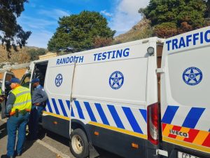 Driver’s N2 snooze ends in cuffs after blocking lane while passed out drunk