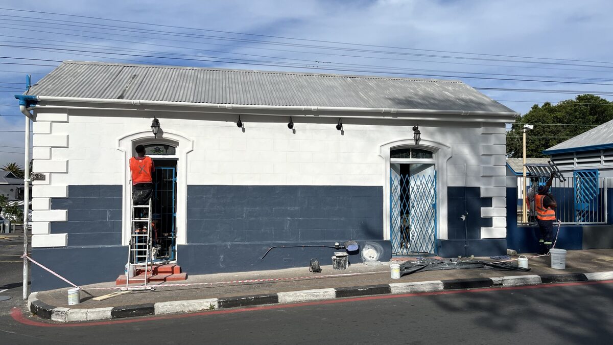 Imagnary House bookstore at Kenilworth Station, Cape Town, with a life-sized tree and reading nook.