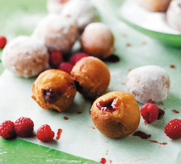 Oliebolletjies Vier Doughnut Day met die lekkerste oliebolresepte