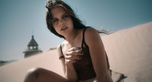Christia Visser as Tess