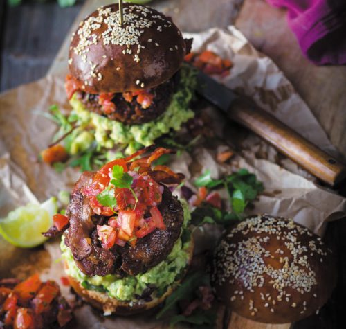 Mexikaanse hamburgers met salsa
