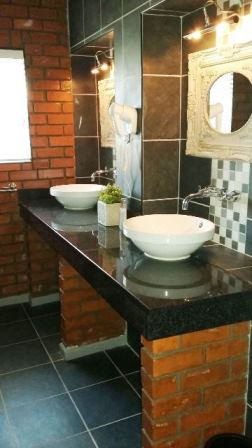anor-upington-oase-badkamer