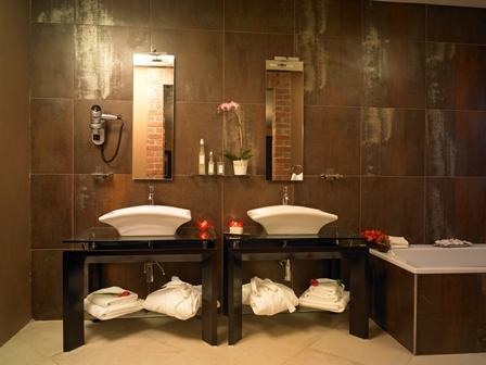tintswalo-at-waterfall-bathroom