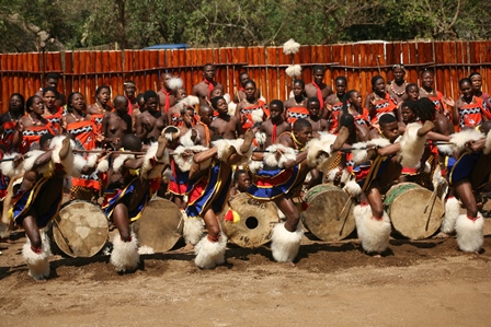 -landjie-groot-hart-swazi-danse