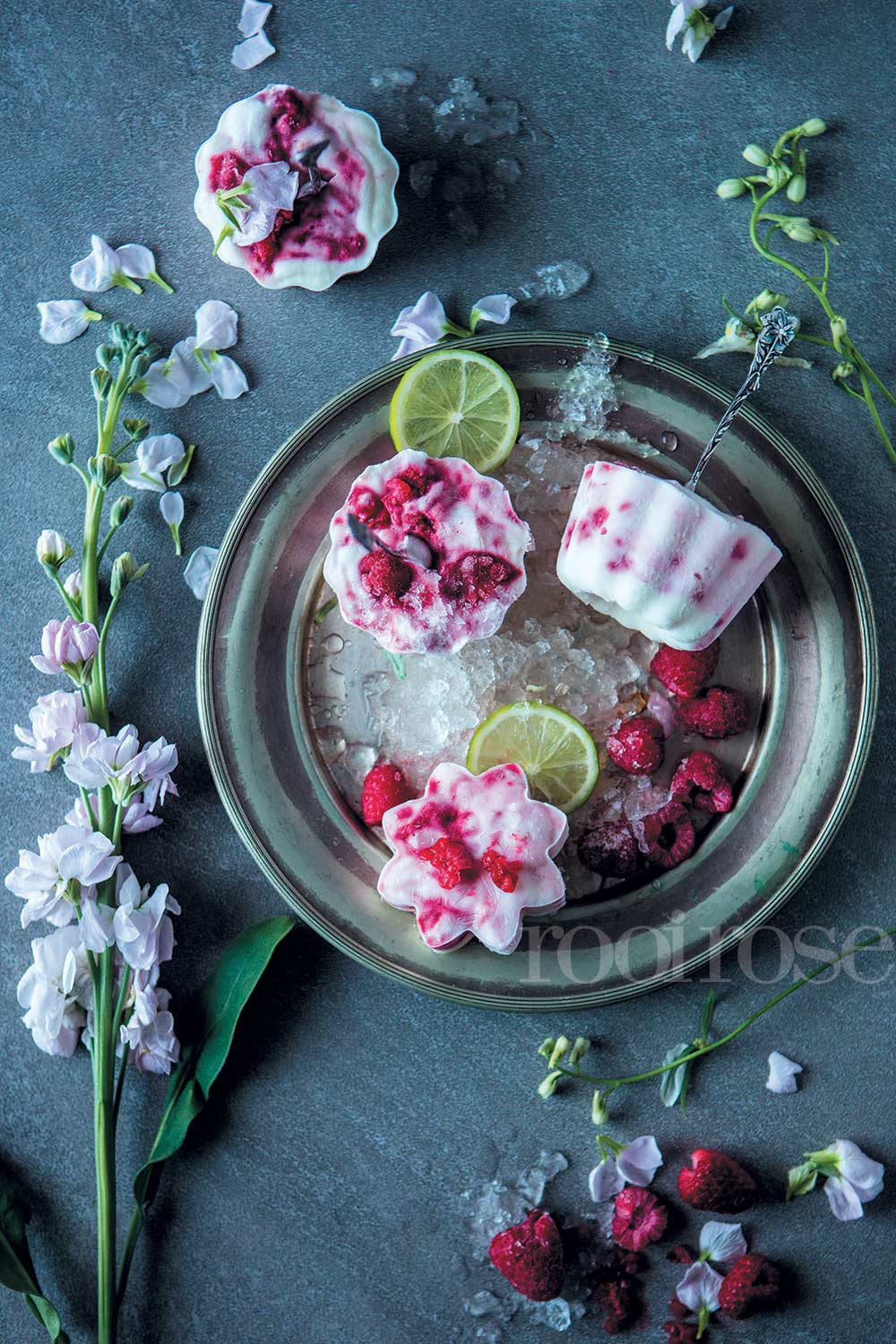 Blitsige-framboos-en-jogurt-lollies