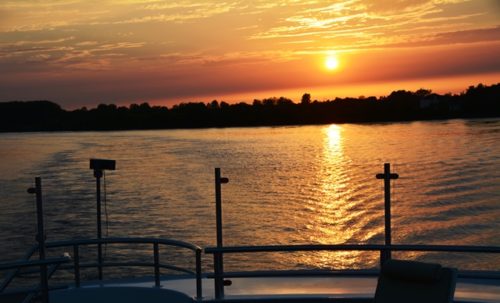 frankryk-beleef-bordeaux-met-riviervaart-Sonsondergang