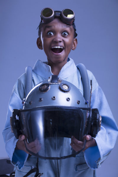 Themba Ntuli in Meerkat Maantuig