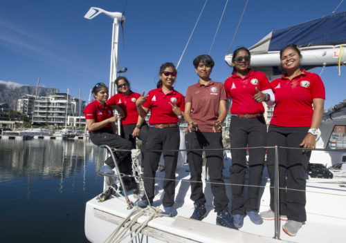 Die bemanningslede van INSV Tarini