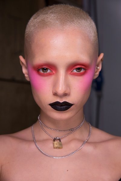 MAC AW18