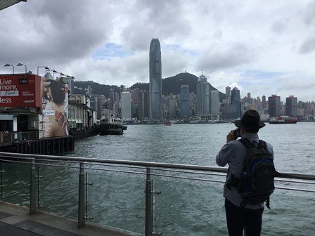 Diek-Grobler-en-sy-animasiekuns-in-Japan-hong-kong