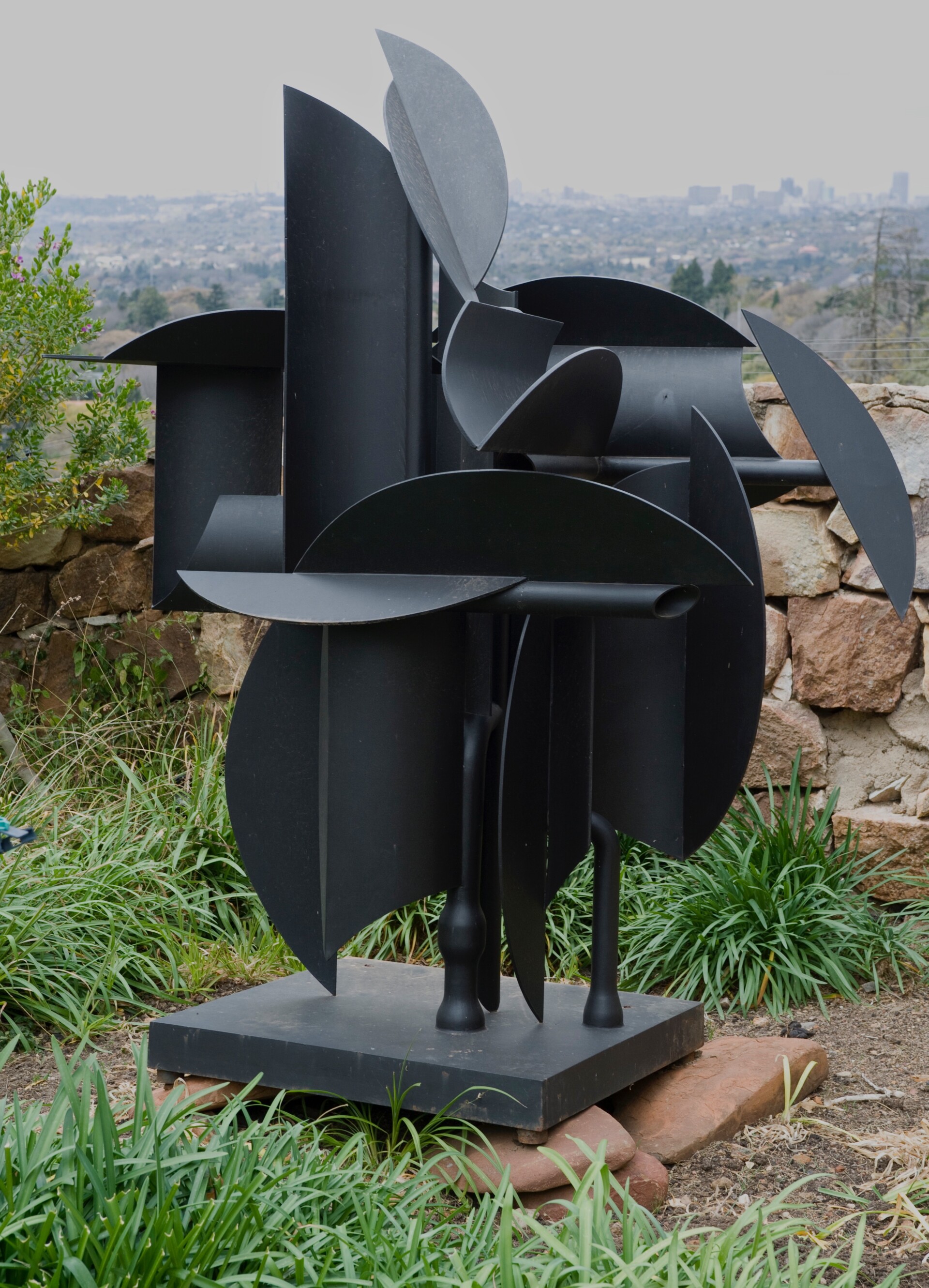 Sien Edoardo Villa se beeldhouwerk in Johannesburg