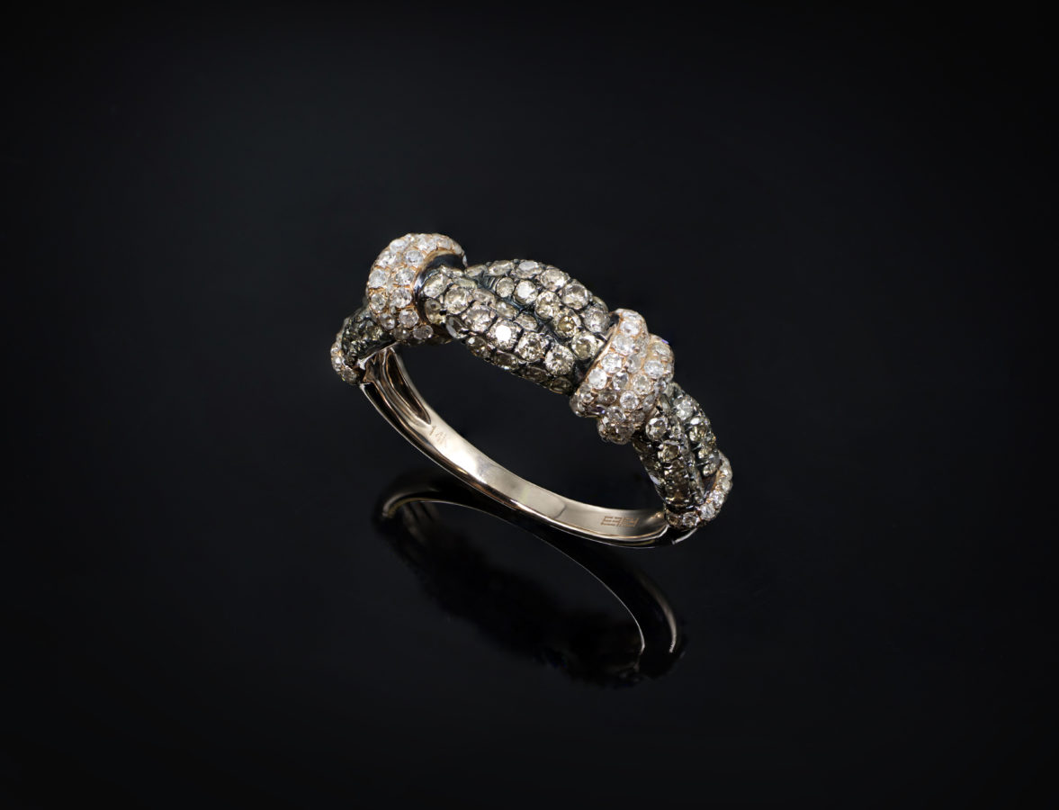 WEN ’n diamantring van Tanur!