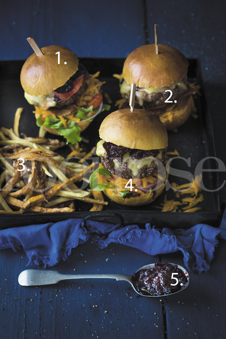 Bou ’n bobaasburger vir hamburgerdag!