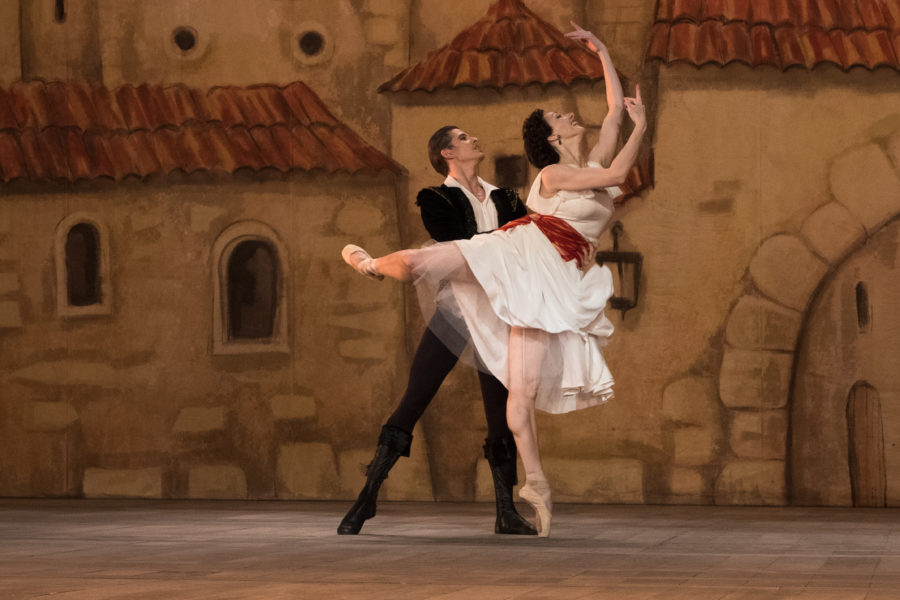 The White Crow: Skitterende fliek oor Rudolf Nureyev